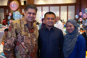 This couple was sponsored by the TAFF foundation. I'll help them. God willing, we will succeed. This couple was sponsored by the TAFF foundation. I'll help them. God willing, we will succeed.